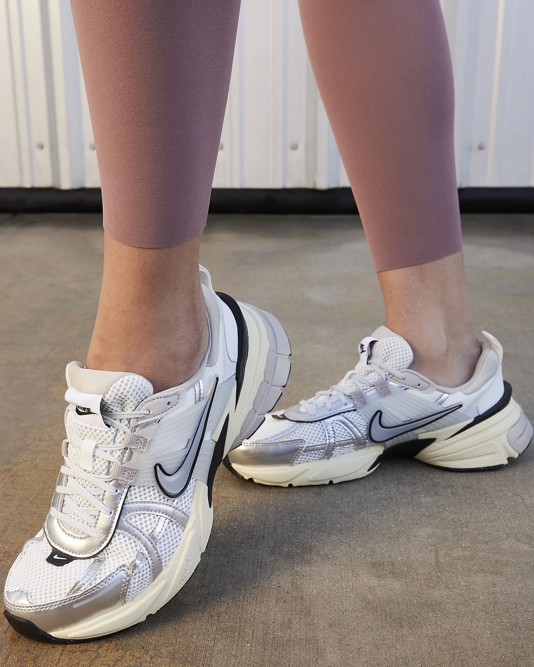 Pantofi Sport Dama, Nike, Wmns V2K Run FD0736-100